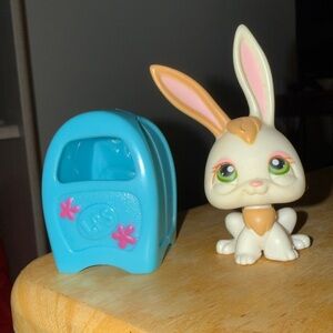 Littlest Pet Shop (LPS) Rabbit #322